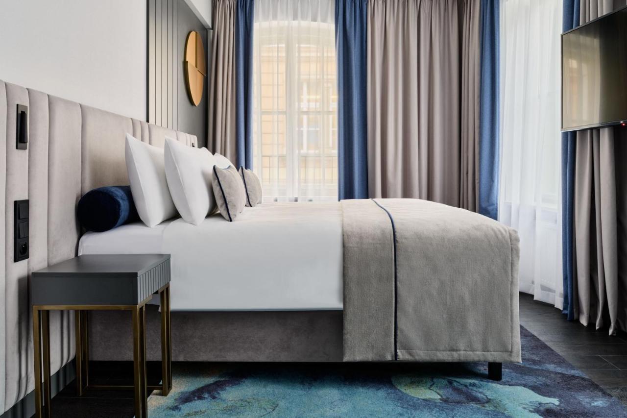 Corner King Room with City View,1552997002:JPEG